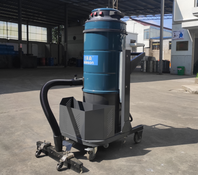 工業(yè)廣場大功率吸塵器 工業(yè)廣場大功率吸塵器